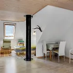 Laila - 1-2km From The Sea By Interhome